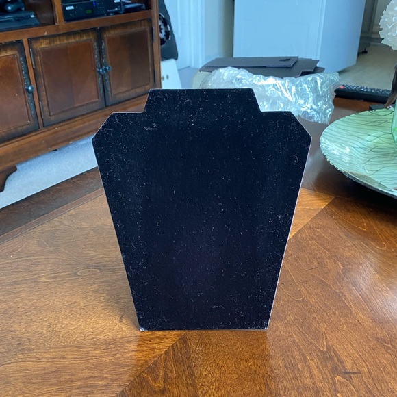 Three Velvet Necklace Stands in Black - Picture 3 of 4